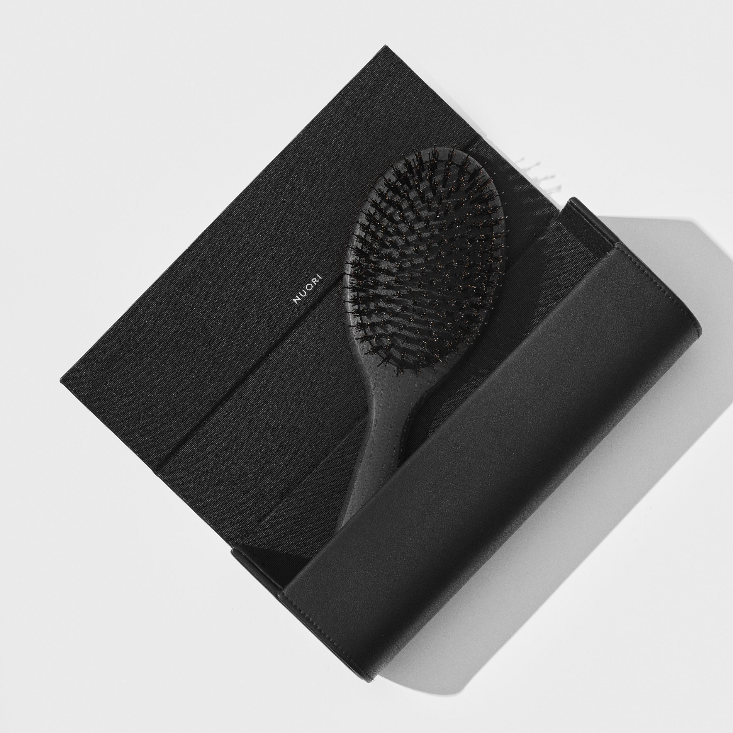 REVITALIZING HAIR BRUSH LARGE Accessories NUORI 