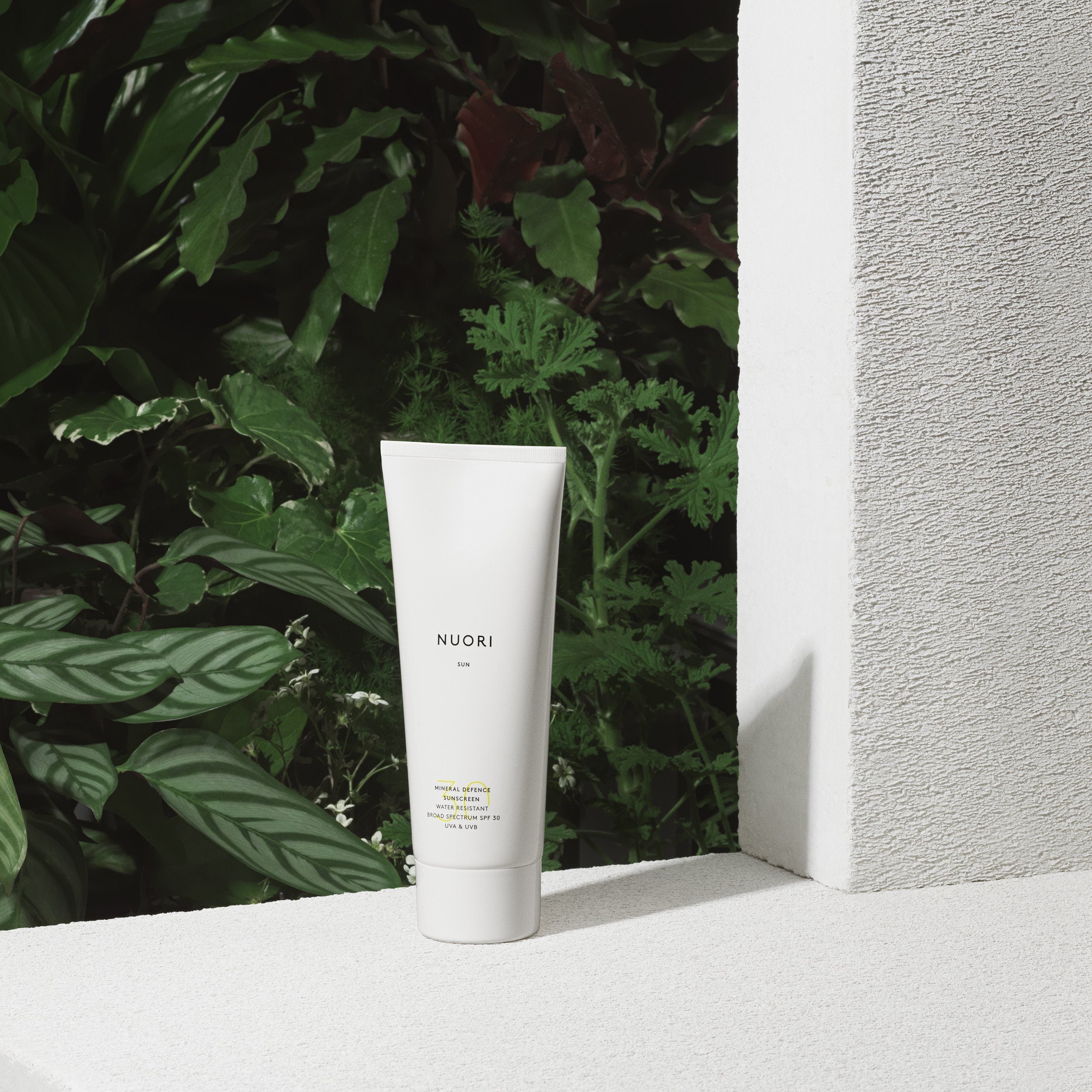 MINERAL DEFENCE SUNSCREEN WATER RESISTANT SPF 30 Skincare Nuori 