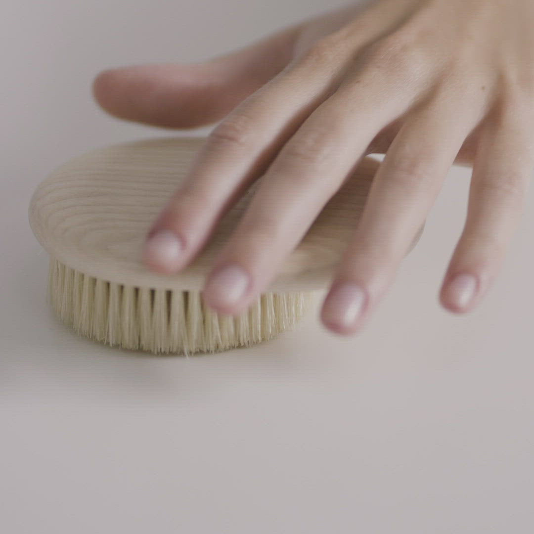 SMOOTHING BODY BRUSH / BLACK